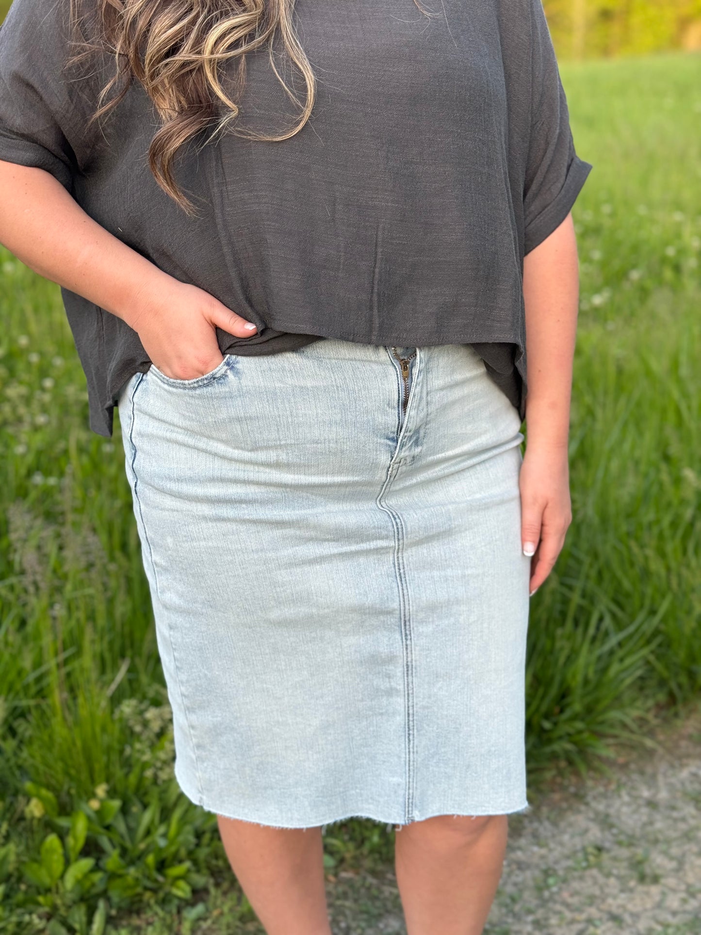 RUFFLED GRAY